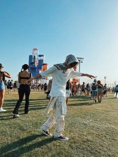 Lollapalooza Outfit, Festival Outfits Men, Festival Inspo, Rock In Rio, Corbyn Besson, Coachella Outfit