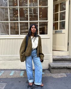 The 6 Most Popular Ways to Wear Denim for Fall 2024 | Who What Wear Wardrobe Staples For Women In 20s, New Jeans Style, All Jeans, Jean Trends, Style Aesthetic, Denim Trends, 가을 패션, Mom Outfits