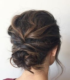 Met vlecht erbij en knot ietsje hoger Wedding Hair Inspiration, Low Bun, Penteado Cabelo Curto, Wedding Hairstyle, Wedding Hair And Makeup, Bridesmaid Hair, Hair Day