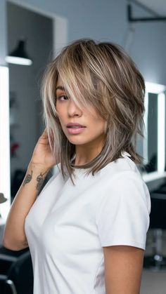 Mid Length Lob With Layers, Thick Hair Layers, Shoulder Length Layered Bob, 90s Layered Hair, Face Framing Layers With Bangs, Oval Haircut, Short Layers Long Hair, Layered Haircut With Bangs, Layered Hair Ideas