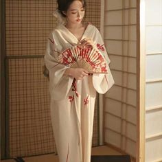 Japanese White Kimono | Eiyo Kimono Japanese Yukata Women, Yukata Women, Bath Dress, Kimono Japan, Traditional Japanese Kimono, Island Outfit, Mode Kimono, White Kimono, Yukata Kimono