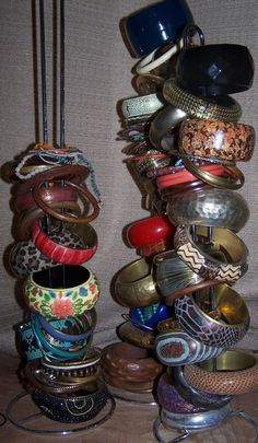 #boho #bangles Organizing Jewelry, Jewelry Closet, Jewelry Storage Ideas, Dope Jewelry Accessories, Dope Jewelry, Funky Jewelry, Jewelry Lookbook, Organizing Ideas, Jewelry Storage