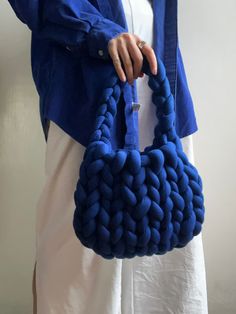 Blue bag, blue aesthetic, chunky yarn bag, giant cotton yarn bag, arm knitting, diy bag, crochet bag, crochet chunky bag, YouTube crochet tutorial Tube Yarn Bag, Jumbo Yarn Projects, Crochet Chunky Bag, Big Crochet Bag, Chunky Crochet Bag, Jumbo Crochet