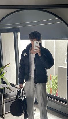 Puma Jacket Outfit, Sweats And Hoodies Outfits Men, Casual Gym Outfit Men, Winter Gym Outfit Men, Cropped Hoodie Outfit Men, Zip Hoodie Outfit Men, Winter Boy Aesthetic, Asian Streetwear Men, Male Winter Outfits