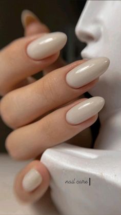 Ongles Beiges, Beige Nails Design, Subtle Nails, Beige Nails, Her Nails, Oval Nails