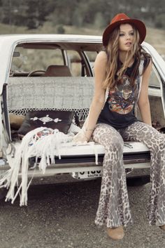 Looks Hippie, Boho Rocker, Boho Rock, Hipster Outfits, Rocker Style, Rocker Chic, Hippie Chic, Ladies Dress Design