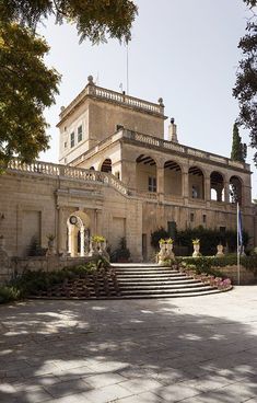 mediterranean mansion Old Palace Aesthetic, Mediterranean Palace, Italian Mansions, Italian Palace, Italian Mansion, Villa Style Home, Classic House Plans, Black Palace, Vintage Mansion