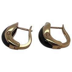 Retro 14k Yellow Gold Black Onyx Ladies Huggie Earrings Circa 1960. Total weight is 8 grams. Gold Onyx Earrings, Vintage Onyx Gold Jewelry, Gold Onyx Pierced Earrings, Luxury Classic Onyx Earrings, Luxury Yellow Gold Onyx Earrings, Retro Women, Huggies Earrings, Black Onyx, Onyx