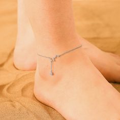 Introducing the 925 Sterling Silver North Star Anklet, a stunning piece designed for women who love a touch of celestial elegance. This silver anklet features a delicate chain adorned with shimmering stars, embodying the enchanting beauty of the night sky. Made from high-quality 925 sterling silver, it offers both durability and a brilliant shine. The adjustable length ensures a comfortable and perfect fit, making it an ideal accessory for any occasion. Whether enhancing a casual outfit or addin Anklet Designs Silver, Anklet Design, Silver Anklets Designs, Cute Anklets, Star Anklet, Anklet Silver, Anklet For Women, Beautiful Anklet, Anklet Designs