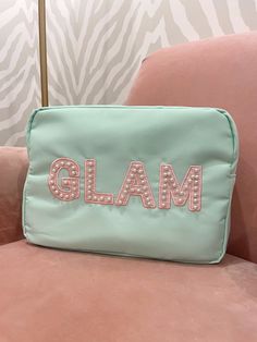 Glam Nylon XL Makeup Bag with pink pearl GLAM sewn on Dimensions: 26*8.5*14cm Fast Shipping Perfect for traveling! Glamour Makeup, Purse Gift, Shoes For Leggings, Beaded Purses, Matching Accessories, Purse Strap, Glam Fashion, Toiletry Storage, Makeup Storage