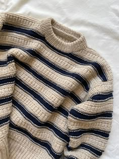 High Quality Sweaters, Vintage Sweater Aesthetic, Cool Sweater Outfits, Cotton Knit Sweater, Simple Knit Sweater Pattern, Vintage Wool Sweater, Crochet Winter Sweater, Granola Sweater, Striped Cardigan Outfit