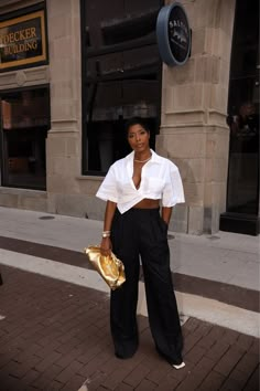 White Cropped Shirt Outfit, Hair Colour Without Bleach, Cropped Shirt Outfit, Cropped White Shirt, White Shirt Outfits, Classy Casual Outfits, New Hairstyle, Cropped Shirt, Summer Chic