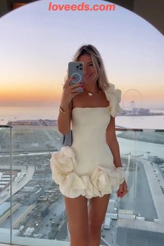 Ruffled bud waisted evening dress فستان زهري, Fest Outfits, Looks Party, Tube Top Dress, Glam Dresses, Hip Dress, Short Mini Dress, Looks Chic, Slim Dresses