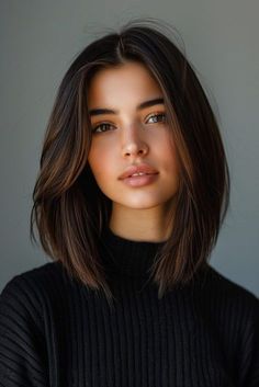 Makeup Artist Photoshoot Ideas, Artist Photoshoot Ideas, Makeup Artist Photoshoot, Makeup Aesthetic Products, Straight Bobs, Artist Photoshoot, Haircuts Women, Aesthetic Products, Easy Hair Cuts