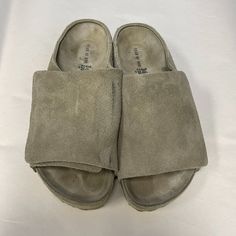 Birkenstock Los Feliz "Fear Of God" Suede Slides - Size 36 (5.5) Pre Owned , High Quality Luxury Slides. In Great Condition With One Smudge On Right Slide - High Quality Suede - Heel Support - Limited Edition (Fear Of God) Slip-on Sandals With Textured Sole For Streetwear, Leather Sandals With Textured Footbed For Streetwear, Suede Sandals With Round Toe, Leather Sandals With Cushioned Footbed, Leather Low-top Sandals With Cushioned Footbed, Closed Toe Suede Sandals With Textured Footbed, Leather Slip-on Sandals For Streetwear, Medium Width Suede Slip-on Sandals, Suede Slip-on Sandals With Rubber Sole