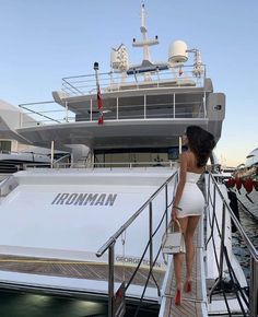 bad bitch party #Yacht_Aesthetic #Foto_Glamour #Drømme_Liv #Luxury_Lifestyle_Women Yacht Aesthetic, Luxury Lifestyle Women, Rich Girl Aesthetic, Rich Girl Lifestyle, Yacht Life, Luxury Girl, Rich Lifestyle, Luxury Lifestyle Dreams, Luxe Life