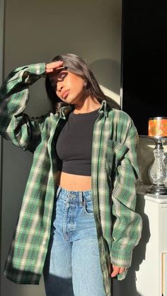 Green Flannel Outfit, Oversized Flannel Outfits, Checked Shirt Outfit, Green Shirt Outfits, Flannel Shirt Outfit, Oversized Shirt Outfit, Plaid Shirt Outfits, Flannel Outfits, Oufits Casual