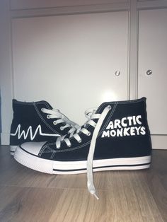 DIY Arctic Monkeys converse! (Made By Me) Drawing On Converse, Dr Shoes, Aesthetic Shoes, Swag Shoes, Vans High Top Sneaker, Dream Shoes, Arctic Monkeys