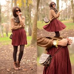 fall Burgundy Skirt, Red Skirt, Pinterest Fashion, Skirt Outfit, Look Vintage, Autumn Outfit, Look Fashion