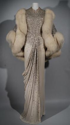 Norman Hartnell, Mid Term, Royal Clothes, 1920's Fashion, Museum Fashion, Fantasy Wardrobe, 20th Century Fashion, ف�ستان سهرة, Vintage Gowns