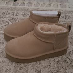 Brand New,Never Worn. Size 7 In Womens/Size 5 Girls. Color: Sand. Shoes To Add To Your Christmas List, Ultra Mini Uggs Sand, Uggs Ultra Mini Platform, Ugg Ultra Mini Sand, Mini Uggs Platform, Uggs Short Boots, Sand Uggs, Uggs Ultra Mini, Uggs Aesthetic