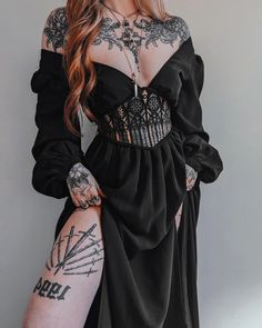 Black Cottage Core Dress, Gothic Black Dress, Gothic Mystery, Dinner Night, Vestidos Vintage, Victorian Gothic, Goth Outfits, Edgy Outfits, Looks Vintage