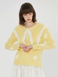 <Size>

 *Unit: cm 







 size 

 bust 

 Sleeve Length 

 Length 











 F 

 102 

 53 

 60 













 <Material>



 38% Acrylic

 30% wool

 25% polyester

 Alpaca 7% 







 ＜Model wearing＞



 Wearing size



 F size




 Model Dimensions



 Height: 172cm

 Bust: 82cm

 Waist: 61cm

 Hips: 88cm Yellow Wool Sweater For Fall, Spring Wool Knitted Tops, Spring Wool Knitted Sweater, Yellow Wool Winter Sweater, Spring Cashmere Sweater With Textured Knit, Spring Cashmere Textured Knit Sweater, Spring Textured Knit Cashmere Sweater, Casual Yellow Wool Sweater, Yellow Long Sleeve Spring Sweater