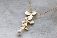 Orchid flowers and pearl Necklace, Gift for mom, Gift for Friend, Wedding Gift, Bridesmaid gift, Gif Flower-shaped Necklace With Flower Decoration For Wedding, Flower Shaped Necklace With Flower Decoration For Wedding, Elegant Flower Decorated Necklaces For Mother's Day, Elegant Mother's Day Necklaces With Flower Decoration, Wedding Necklace With Flower Charm, Gold Necklaces With Flower Decoration For Wedding, Gold Necklace With Flower Decoration For Wedding, Wedding Necklaces For Mother's Day With Flower Pendant, Mother's Day Wedding Necklace With Flower Pendant