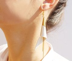 cone genuine leather earrings gold plated jewelry by Sarayana Modern White Dangle Linear Earrings, Huge Pearl Necklace, Jewellery Elegant, Handmade Leather Jewelry, Nickel Free Jewelry, Jewelry White, Creation Couture, 18k Gold Jewelry, Wedding Jewellery