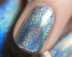 Aria Holo Nail Polish, Ilnp Nail Polish, Holo Nails, Red Christmas Nails, Holographic Nail Polish, Christmas Nails Acrylic, Holographic Nails, Christmas Nail Designs, Nail Polishes