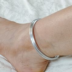 Silver Ankle Wrap Jewelry For Beach, Adjustable Hypoallergenic Silver Anklet, Adjustable Silver Ankle Wrap Anklet, Silver Ankle Wrap Bracelets For Beach, Silver Minimalist Bracelets For The Beach, Anklets Design, Anklets Simple, Payal Designs Silver, Anklets Indian