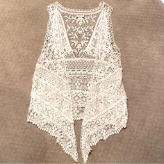 Nwot! Beautiful Boho Style Off White Open Crochet Lace Cardigan. White Open Knit Outerwear For Layering, White Cardigan With Crochet Trim For Fall, White Crochet Cardigan For Spring, White Sleeveless Crochet Top For Fall, White Crochet Summer Outerwear, White Crochet Outerwear For Summer, Casual White Outerwear With Lace Trim, Casual White Cardigan With Crochet Trim, White Open Knit Summer Outerwear