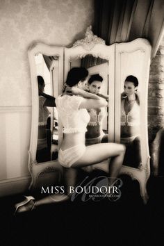 For Brides Room Vintage Glamour Photography, I Love Mirrors, Panel Mirror, Vintage Burlesque, Glamour Photography, Vintage Pin Up