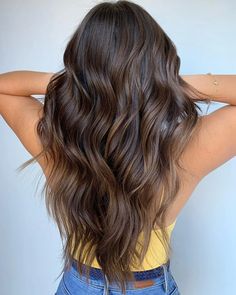 Trendy Brown Hair Color, Trendy Brown Hair, Brown Hair Color Shades, Natural Brown Hair, Warm Brown Hair, Brown Hair Color Ideas, Chocolate Brown Hair Color, Honey Brown Hair