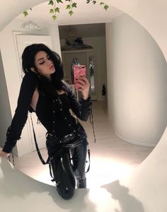 ❣︎「@kimmiecla✌︎」❣︎ Balenciaga Outfit, Hairstyles Brunette, Goth Outfit, Photography Diy, Blonde Hairstyles, Hipster Outfits, Trendy Swimwear, Iconic Fashion, Indie Outfits