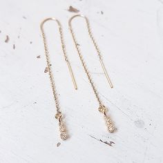 Threader Earrings Gold,Long Threader Earrings,CZ Threader Earrings,Dangling Diamond Ear Threads,Dainty,CZ Dangling Earrings,14kt Gold Filled A beautiful stunning gold filled chain threader dangle earrings with tiny CZ charm. Fantastic look! Simple and stunning trendy earring . All my jewelry are packed in an elegant gift box. If you want to give it as a gift you can specify the address and I'll be happy to send it on your behalf. More beautiful earrings: https://www.etsy.com/listing/124702911/go Diamond Thread Earrings, Ear Thread Earrings, Hoco Jewelry, Earrings Gold Long, Formal Earrings, Gold Chain Earrings, Threader Earrings Gold, Earrings Dangling, Minimal Earrings