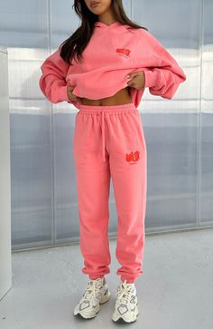 The Archive 6.0 Sweatpants Melon. Head online and shop this season's latest styles at White Fox. Express delivery and AfterPay available. Tracksuit Outfit Women Street Styles, Loungewear Aesthetic, Sweatpants And Hoodie, Sweat Sets, Tracksuit Outfit, Fits Aesthetic, Fitness Wear Outfits