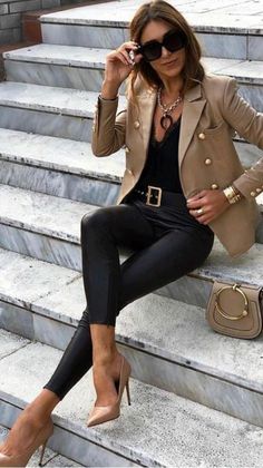 #BEAUTY ,#REALATIONSHIPS #Fashion #Outfits #Winter Outfits #Animals Khaki Blazer Outfit, Mode Over 50, Blazer Street Style, Khaki Blazer, Blazer Outfits For Women, Mode Casual, Looks Black, Casual Work Outfits, Looks Chic