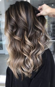 Chunky Hilights On Dark Hair, Blonde Dark Balayage, Dark Brown Hair Balayage, Balayage Long Hair, Brown And Blonde, Brunette Hair With Highlights, Spring Hair Color