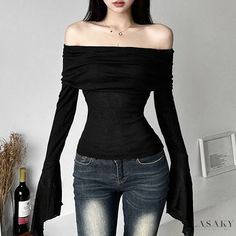 Lasaky - Sleekly Tailored Fashion Forward Open-Back Long Sleeve Top Korean Grunge, Crop Top Autumn, Tailored Fashion, Off Shoulder T Shirt, Aesthetic Women, Graduation Outfit, Ladies Tee Shirts, Simple Fashion, Collars For Women