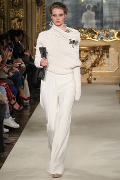 Runway Sweater, Milan Fashion Week Runway, Milano Fashion Week, Looks Street Style, 2015 Fashion, Fall 2015, White Fashion, Milan Fashion Week