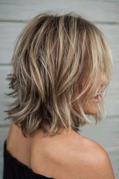 Curious about adding some flair to your hair? Dive into the best layered haircuts for medium length hair and find your new favorite style. Click to read more and follow us for additional style tips and ideas. Shoulder Length Hair Cuts, Haircuts For Medium Hair, Mid Length Hair, Short Blonde, Short Blonde Hair, Medium Hair Cuts, Shoulder Length Hair