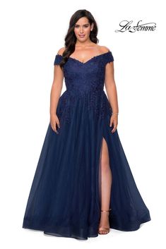 Modest Prom Gowns, Long A Line Skirt, Formal Ball Gown, Simply Dresses, Afrikaanse Mode, Plus Size Gowns, Plus Size Prom, Plus Size Formal, Prom Ball Gown