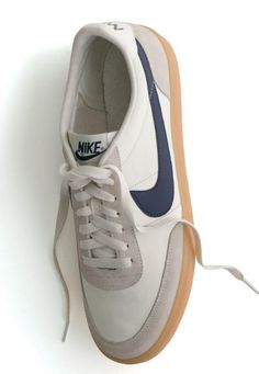 Herbhandler Nike For Men Shoes, Nike Casual Shoes For Men, Men’s Tennis Shoes Outfit, Mens Fall Sneakers, Men’s Nike Outfits, Mens Shoe Fashion, Everyday Mens Shoes, Classic Sneakers Mens, Nike Mens Shoes Sneakers