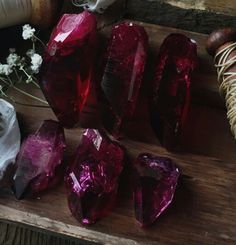 Ruby Aura Quartz, Aura Crystals, Pretty Rocks, Rocks Crystals, Crystal Magic, Gems Crystals, Mineral Stone, Minerals And Gemstones