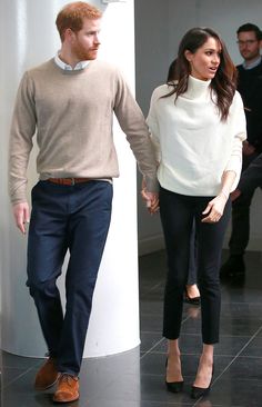 Meghan Markle Wore the Perfect Winter Sweater Today — and You Can Shop Her Cozy Look! Estilo Meghan Markle, Princ Harry, Meghan Style, Meghan Markle Outfits, Prins Harry, Princess Meghan, Meghan Harry, Meghan Markle Style, Meghan And Harry