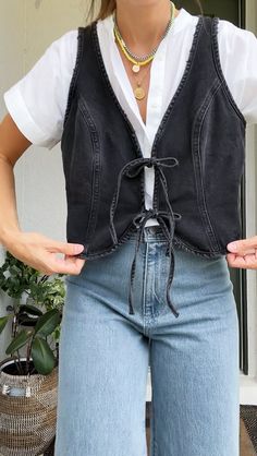 Clothes/alteration • Instagram Denim Tie Vest Outfit, Front Tie Vest Outfit, Black Button Vest Outfit, Button Up Knit Vest Outfit, Jean Vest Aesthetic, Black Vest Fall Outfits, Denim Vest Styling, Tie Front Vest Outfit, Black Denim Vest Outfit