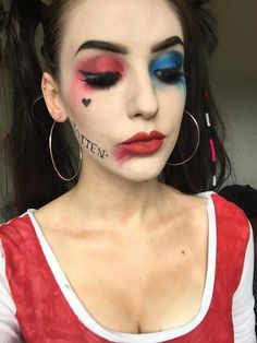 Vampire Costume Diy, Harley Quinn Halloween Costume, Harley Quinn Makeup, Halloweenský Makeup, Harley Quinn Halloween, Makeup Hacks Beauty Secrets, Halloween Makeup Inspiration, Harley Quinn Cosplay, Halloween Costumes Makeup