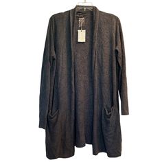 Barefoot Dreams Bamboo Chic Lite Essential Long Cardigan In Graphite Sz 1x Nwt Material: Nylon/Bamboo Chest Measurement (Pit To Pit): 25" Sleeve Length (Shoulder Seam To Wrist Hem): 22" Neckline To Hemline Measurement: 36.5" Lightweight Casual Open Front Cardigan, Lightweight Open Front Cardigan For Fall, Lightweight Long Sleeve Casual Cardigan, Chic Cardigan, Sleeveless Cardigan, Cozy Chic, Hooded Cardigan, Wrap Cardigan, Grey Cardigan