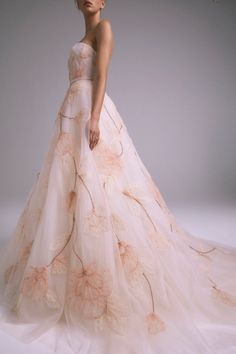 Elegant Floral Embroidery Ball Gown For Debutante Ball, Strapless Organza Ball Gown For Debutante Ball, Floral Organza Ball Gown For Prom, Strapless Organza Ball Gown With Fitted Bodice, Organza Strapless Ball Gown With Fitted Bodice, Spring Wedding Ball Gown With Sweetheart Neckline, Strapless Organza Wedding Gown, Spring Wedding Ball Gown, Wedding Dresses With Voluminous Ball Gown Skirt